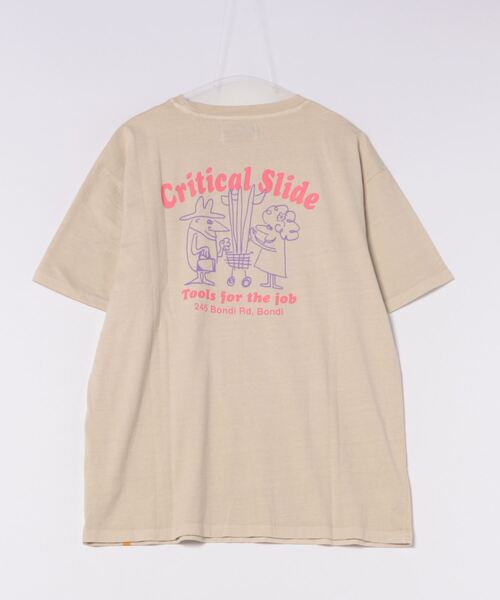 TCSS（ティーシーエスエス）の「DESIGN TEE/Critical Slide(TCSS)/クリティカルスライド(ティーシーエスエス)デザイングラフィック半袖Tシャツ（Tシャツ/カットソー・メンズ・サンドグレー/イエロー系その他・LARGE/X-LARGE/MEDIUM/SMALL）」の3枚目の写真