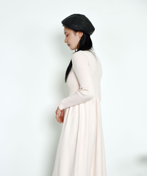 VIVID LADY(ビビッドレディー)の「ハイネックニットロングワンピース レディース ハイネック(ワンピース・レディース・レッド/ブラック/アイボリー・FREE)」の10枚目の写真