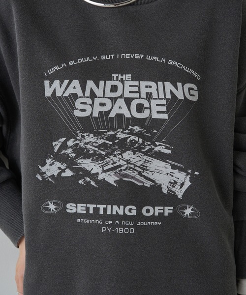 PUAL CE CIN（ピュアルセシン）の「ヴィンテージライクスペースプリント裏起毛スウェット（スウェット・レディース・チャコールグレー/ブルー・FREE）」の8枚目の写真