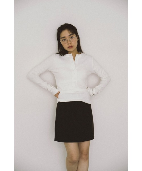 DRWCYS(ドロシーズ)の「ヘンリーネックプルオーバー(Tシャツ/カットソー・レディース・ホワイト/ブラック・FREE)」の4枚目の写真