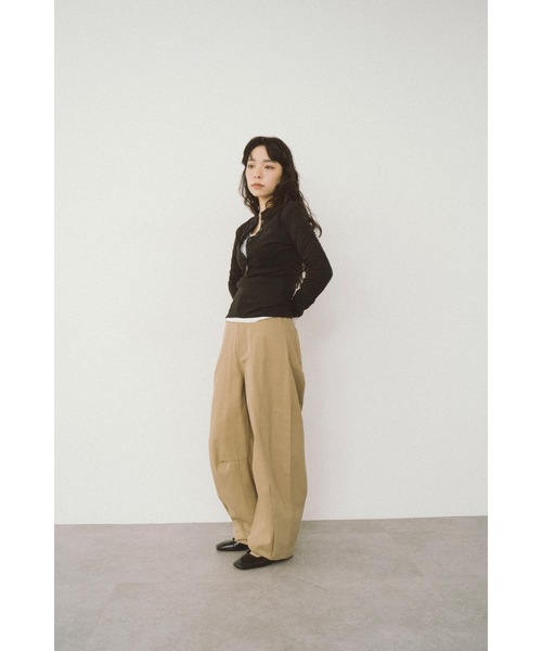 DRWCYS(ドロシーズ)の「ヘンリーネックプルオーバー(Tシャツ/カットソー・レディース・ホワイト/ブラック・FREE)」の13枚目の写真