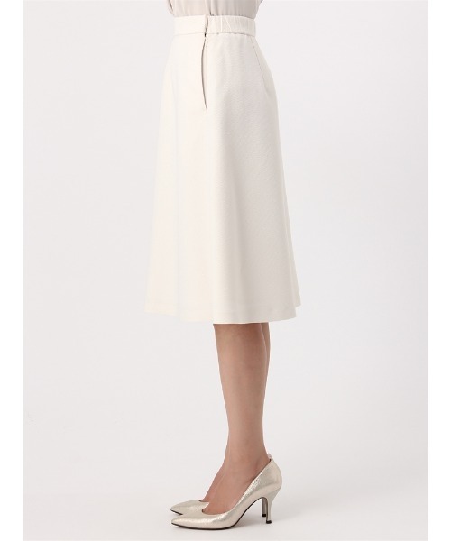 SUIT SQUARE（スーツスクエア）の「【セレモニー】フレアスカート ハンドウォッシュ TRドビー ストレッチ 織柄 セットアップ（スーツスカート・レディース・ベージュ・36(7号)/38(9号)/40(11号)）」の2枚目の写真