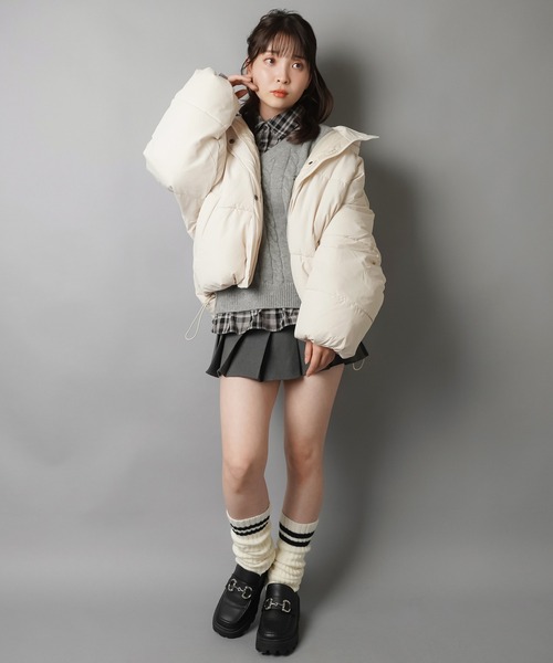 SPINNS（スピンズ）の「軽いのに最強あったか★究極シンプル中綿ジャケット（ダウンジャケット/コート・レディース・ブラック/アイボリー・ONESIZE）」の22枚目の写真