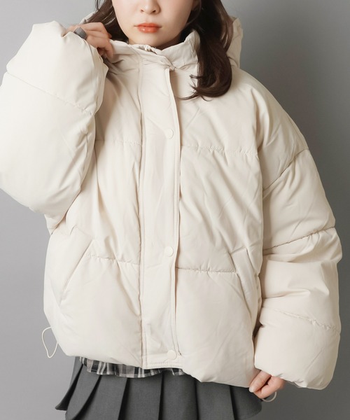 SPINNS（スピンズ）の「軽いのに最強あったか★究極シンプル中綿ジャケット（ダウンジャケット/コート・レディース・ブラック/アイボリー・ONESIZE）」の4枚目の写真