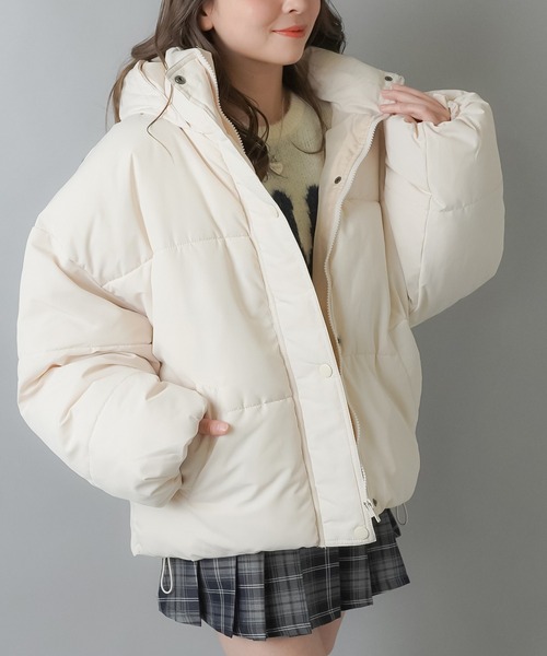 SPINNS（スピンズ）の「軽いのに最強あったか★究極シンプル中綿ジャケット（ダウンジャケット/コート・レディース・ブラック/アイボリー・ONESIZE）」の13枚目の写真