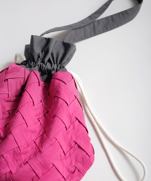 Kelen（ケレン）の「「KELEN / ケレン」 スモッキングデザインバッグ SUNNY（トートバッグ・レディース・ブルー/ブラック/イエロー/ピンク・FREE）」の7枚目の写真