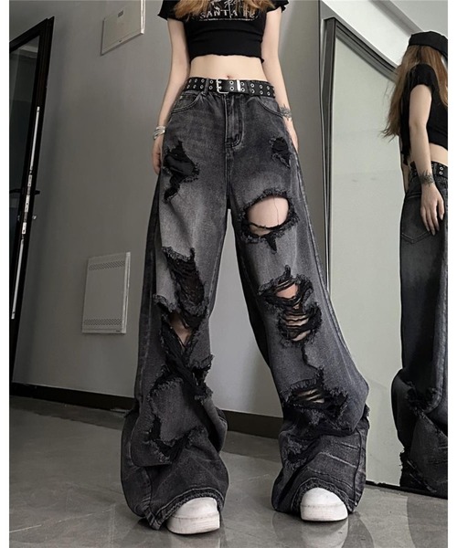 FUNdaysion(ファンデイション)の「クラッシュダメージルーズデニムパンツ(デニムパンツ・レディース・ブラック・M/L/S)」の3枚目の写真