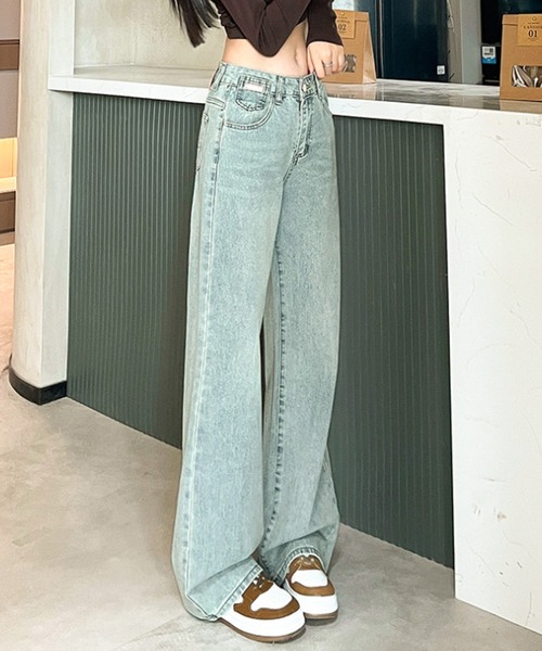 Lilamusant(リラミュゾン)の「《Lilamusant(リラミュゾン)》 エンボスロゴワイドストレートデニムパンツ ウォッシュ加工 ヴティンージライク ワンポイント Y2K 韓国ストリート(デニムパンツ・レディース・ブルー・M/S/XS)」の2枚目の写真