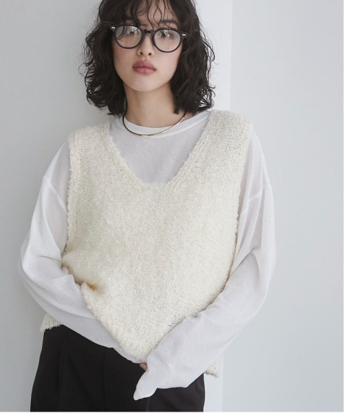 ANGIE（アンジー）の「リボンヤーン Vネック ニットベスト（ベスト・レディース・アイボリー/チャコールグレー/ライトグレー・FREE）」の2枚目の写真