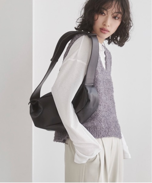 ANGIE（アンジー）の「リボンヤーン Vネック ニットベスト（ベスト・レディース・アイボリー/チャコールグレー/ライトグレー・FREE）」の13枚目の写真