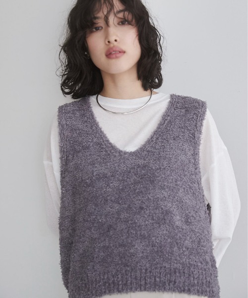ANGIE（アンジー）の「リボンヤーン Vネック ニットベスト（ベスト・レディース・アイボリー/チャコールグレー/ライトグレー・FREE）」の4枚目の写真