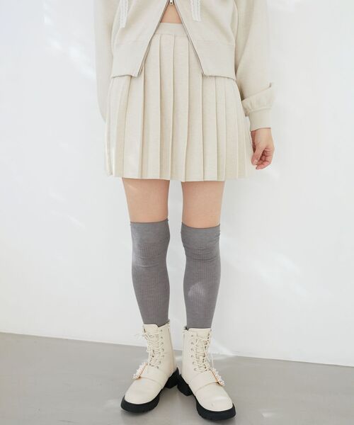 MAJESTIC LEGON（マジェスティックレゴン）の「ニットプリーツミニスカパン（スカート・レディース・ブラック/グレー/アイボリー・MEDIUM）」の7枚目の写真