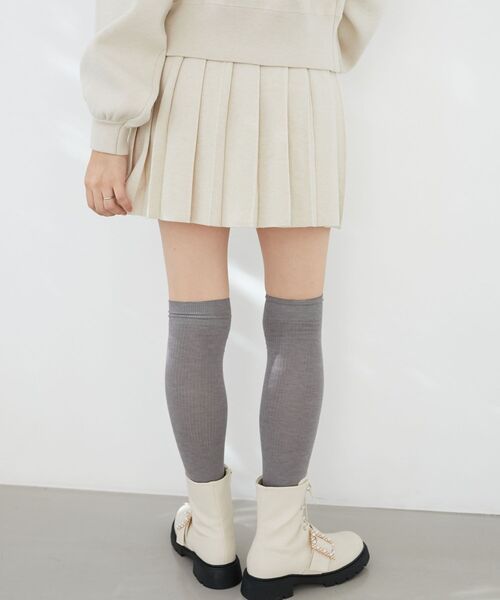 MAJESTIC LEGON（マジェスティックレゴン）の「ニットプリーツミニスカパン（スカート・レディース・ブラック/グレー/アイボリー・MEDIUM）」の9枚目の写真