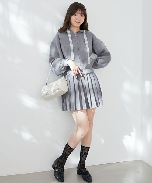 MAJESTIC LEGON（マジェスティックレゴン）の「ニットプリーツミニスカパン（スカート・レディース・ブラック/グレー/アイボリー・MEDIUM）」の11枚目の写真