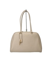 CHRISTIAN VILLA（クリスチャンヴィラ）の「【CHRISTIAN VILLA】チャーム付きシュリンクレザーハンドバッグ(Q56336)（ハンドバッグ）」