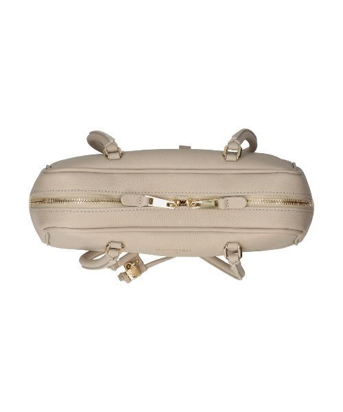 CHRISTIAN VILLA（クリスチャンヴィラ）の「【CHRISTIAN VILLA】チャーム付きシュリンクレザーハンドバッグ(Q56336)（ハンドバッグ・レディース・アイボリー/グレー・ALL）」の5枚目の写真