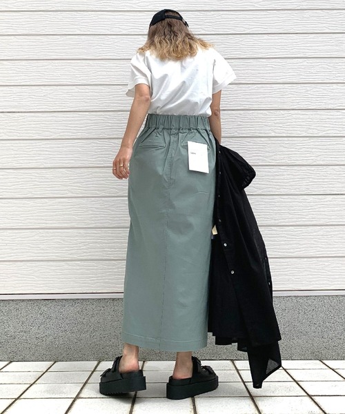 Q(キュー)の「ストレッチタイトスカート(スカート・レディース・カーキ/ブラック・MEDIUM)」の13枚目の写真