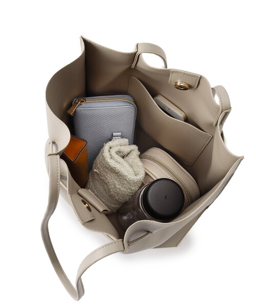 grove(グローブ)の「【A4】ベルトタックハンドルトート(トートバッグ・レディース・ダークグレー/ライトグレー/アイボリー/ブラック・00)」の22枚目の写真