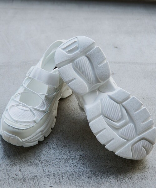 coen（コーエン）の「【C.Mt】クロスループスニーカー（WEB限定サイズ）（スニーカー・レディース・ブラック/オフホワイト・24.5cm/23.5cm/22.5cm）」の6枚目の写真