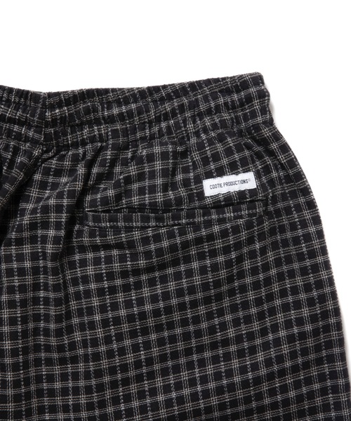 COOTIE PRODUCTIONS（クーティープロダクションズ）の「Amundsen Check Wide Easy Pants（カーゴパンツ・メンズ・ブラック系・SMALL/MEDIUM/LARGE/X-LARGE）」の4枚目の写真