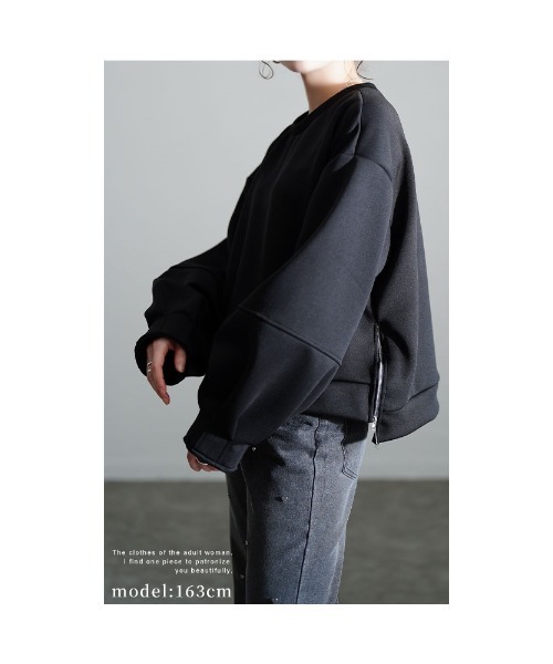 Sawa a la mode（サワアラモード）の「裾ZIPスウェットプルオーバー（スウェット・レディース・ブラック・FREE）」の2枚目の写真