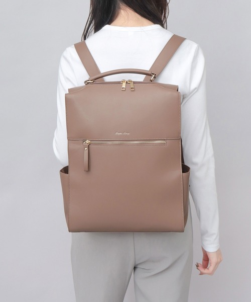 Legato Largo(レガートラルゴ)の「レザー調 ビジネス リュック A4・PC収納対応 ブライトバッグシリーズ(ビジネスバッグ・レディース・ライトグレー/ブラウン/ブラック・FREE)」の14枚目の写真