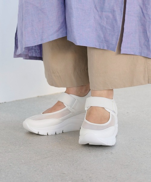 ing(イング)の「【WEB限定】厚底メッシュストラップスニーカー(スニーカー・レディース・ブラック/アイボリー/シルバー・S/M/L)」の2枚目の写真