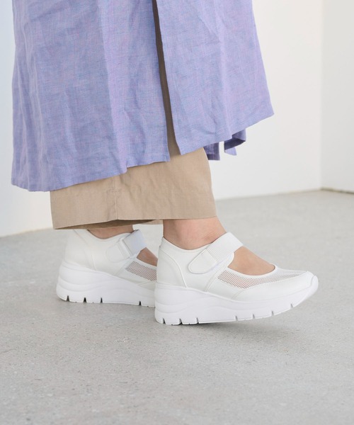 ing(イング)の「【WEB限定】厚底メッシュストラップスニーカー(スニーカー・レディース・ブラック/アイボリー/シルバー・S/M/L)」の4枚目の写真