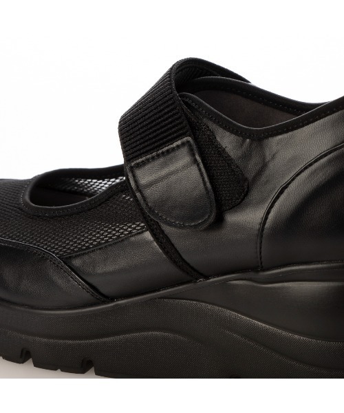 ing(イング)の「【WEB限定】厚底メッシュストラップスニーカー(スニーカー・レディース・ブラック/アイボリー/シルバー・S/M/L)」の17枚目の写真