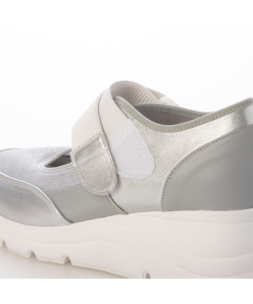 ing(イング)の「【WEB限定】厚底メッシュストラップスニーカー(スニーカー・レディース・ブラック/アイボリー/シルバー・S/M/L)」の22枚目の写真