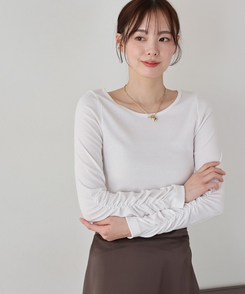 BLUEEAST(ブルーイースト)の「シャーリング袖カットソー(Tシャツ/カットソー・レディース・ホワイト/ブラック/ベージュ/ピンクベージュ/ブラウン・MEDIUM)」の10枚目の写真