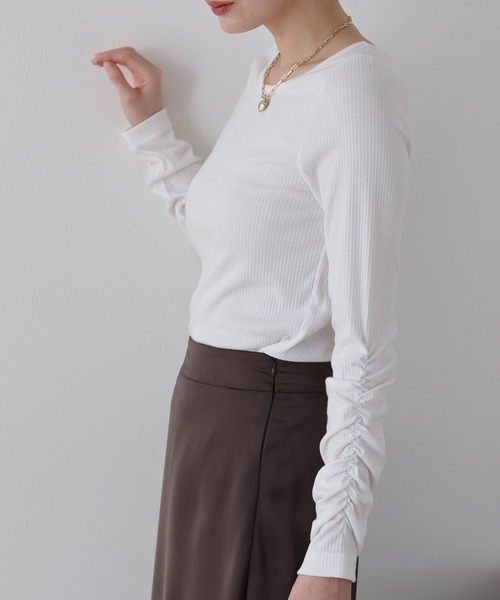 BLUEEAST(ブルーイースト)の「シャーリング袖カットソー(Tシャツ/カットソー・レディース・ホワイト/ブラック/ベージュ/ピンクベージュ/ブラウン・MEDIUM)」の9枚目の写真