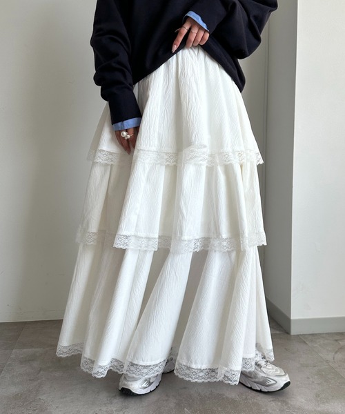 apres jour mignon(アプレジュールミニョン)の「レースツキティアードロングスカート【ZOZOTOWN限定アイテム】(スカート・レディース・オフホワイト/ブラック・X-LARGE/MEDIUM/SMALL)」の14枚目の写真