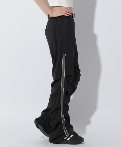 Anui(アニュイ)の「【UNISEX/2サイズ展開】ギャザートラックパンツ(その他パンツ・レディース・ブラック/グレー・SMALL/MEDIUM)」の14枚目の写真