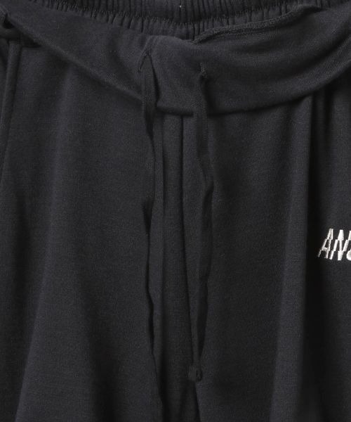 Anui(アニュイ)の「【UNISEX/2サイズ展開】ギャザートラックパンツ(その他パンツ・レディース・ブラック/グレー・SMALL/MEDIUM)」の4枚目の写真