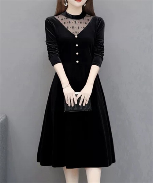 Dream garden(ドリームガーデン)の「レース切り替えベロアフレアワンピース(ワンピース・レディース・ネイビー/ブラック/ダークパープル/レッド系・M/L/XL)」の1枚目の写真
