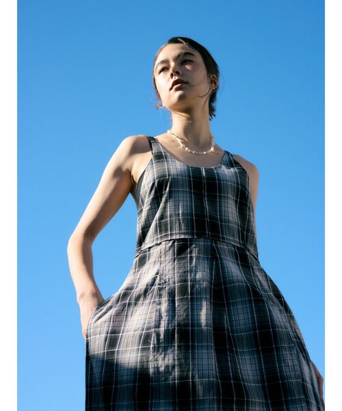 Ungrid（アングリッド）の「コクーンチェックキャミワンピース（ワンピース・レディース・ネイビー/レッド・SMALL/MEDIUM）」の9枚目の写真