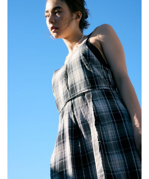Ungrid（アングリッド）の「コクーンチェックキャミワンピース（ワンピース・レディース・ネイビー/レッド・SMALL/MEDIUM）」の10枚目の写真
