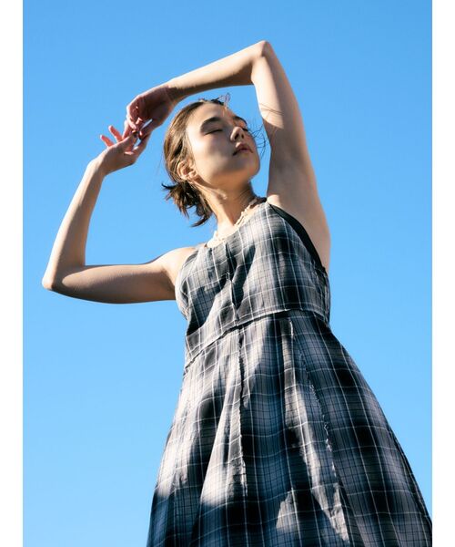 Ungrid（アングリッド）の「コクーンチェックキャミワンピース（ワンピース・レディース・ネイビー/レッド・SMALL/MEDIUM）」の11枚目の写真