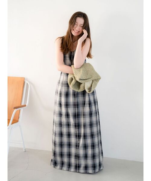 Ungrid（アングリッド）の「コクーンチェックキャミワンピース（ワンピース・レディース・ネイビー/レッド・SMALL/MEDIUM）」の12枚目の写真
