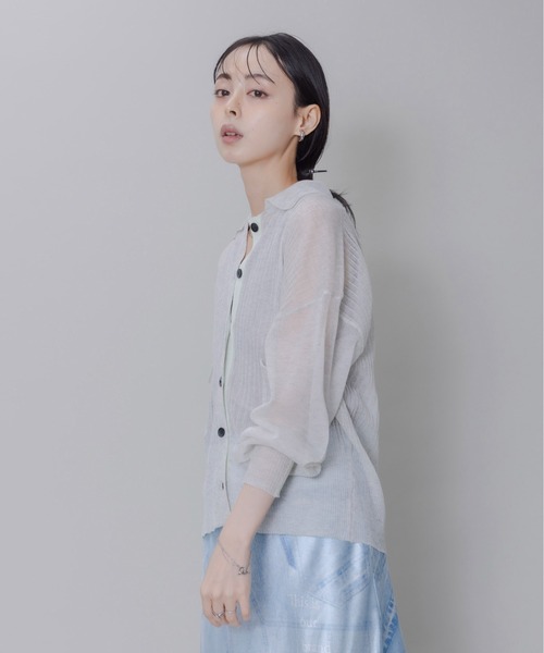 Eimee Law(エイミーロウ)の「シアーワイドリブポロニットカーデ(カーディガン/ボレロ・レディース・ブラック/ライトグレー/ピンクベージュ・FREE)」の5枚目の写真