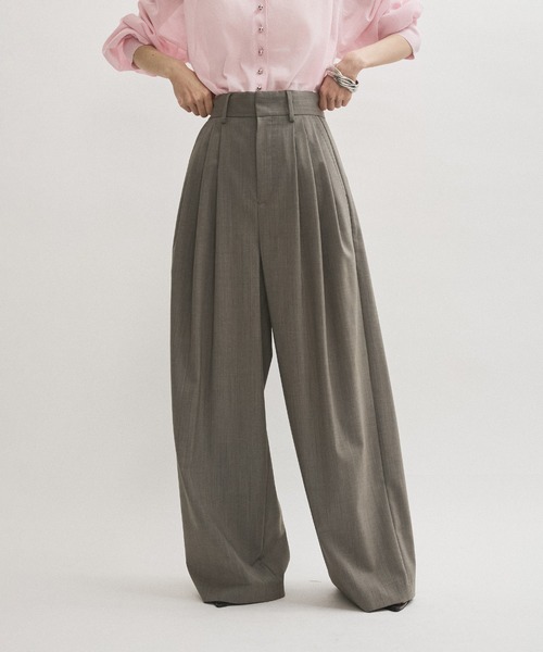 ADAM ET ROPE'(アダムエロペ)の「【サステナブル】3タックトロピカルスラックス(スラックス・レディース・グレー系その他/ブラック・38/36)」の2枚目の写真