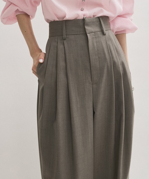 ADAM ET ROPE'(アダムエロペ)の「【サステナブル】3タックトロピカルスラックス(スラックス・レディース・グレー系その他/ブラック・38/36)」の16枚目の写真