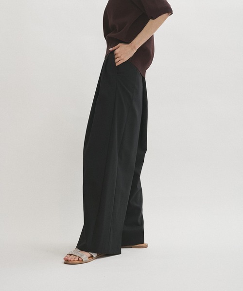 ADAM ET ROPE'(アダムエロペ)の「【サステナブル】3タックトロピカルスラックス(スラックス・レディース・グレー系その他/ブラック・38/36)」の12枚目の写真