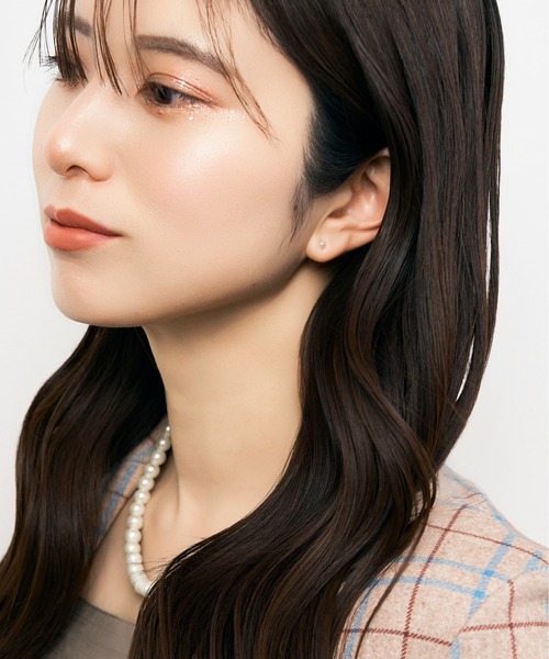 Jewel closet by L&Co.(ジュエルクローゼットバイエルアンドコー)の「K10 シェル/貝 パール ピアス(ピアス(両耳用)・レディース・ゴールド系その他/ゴールド系その他2/ゴールド系その他3・FREE)」の5枚目の写真