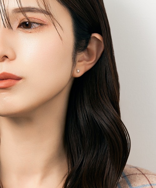 Jewel closet by L&Co.(ジュエルクローゼットバイエルアンドコー)の「K10 シェル/貝 パール ピアス(ピアス(両耳用)・レディース・ゴールド系その他/ゴールド系その他2/ゴールド系その他3・FREE)」の8枚目の写真