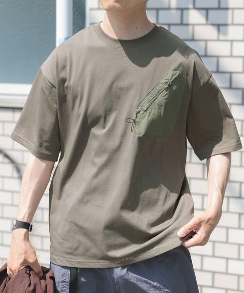 ITEMS URBANRESEARCH（アイテムズ アーバンリサーチ）の「ジップポケットキリカエクルーネックTシャツ（Tシャツ/カットソー・メンズ・チャコールグレー/ブラック/グレー系その他/カーキ/ホワイト・MEDIUM/LARGE/X-LARGE）」の5枚目の写真