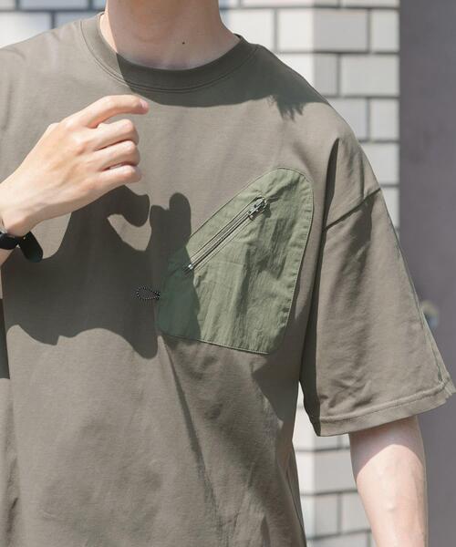 ITEMS URBANRESEARCH（アイテムズ アーバンリサーチ）の「ジップポケットキリカエクルーネックTシャツ（Tシャツ/カットソー・メンズ・チャコールグレー/ブラック/グレー系その他/カーキ/ホワイト・MEDIUM/LARGE/X-LARGE）」の6枚目の写真