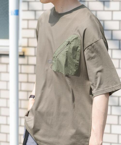 ITEMS URBANRESEARCH（アイテムズ アーバンリサーチ）の「ジップポケットキリカエクルーネックTシャツ（Tシャツ/カットソー・メンズ・チャコールグレー/ブラック/グレー系その他/カーキ/ホワイト・MEDIUM/LARGE/X-LARGE）」の7枚目の写真