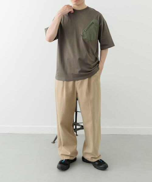 ITEMS URBANRESEARCH（アイテムズ アーバンリサーチ）の「ジップポケットキリカエクルーネックTシャツ（Tシャツ/カットソー・メンズ・チャコールグレー/ブラック/グレー系その他/カーキ/ホワイト・MEDIUM/LARGE/X-LARGE）」の11枚目の写真